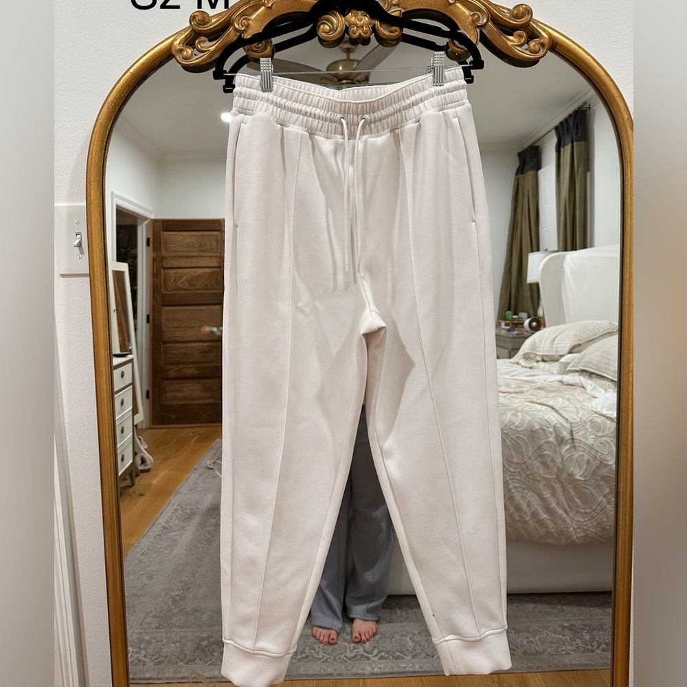 Butter Soft Stylish Cream Joggers Sz M
